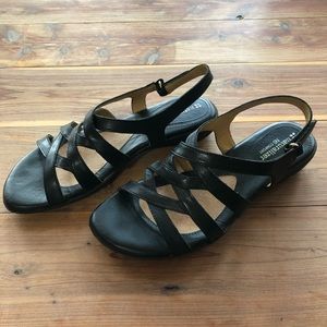 Naturalizer ‘Cadence’ Black Strappy Sandals
